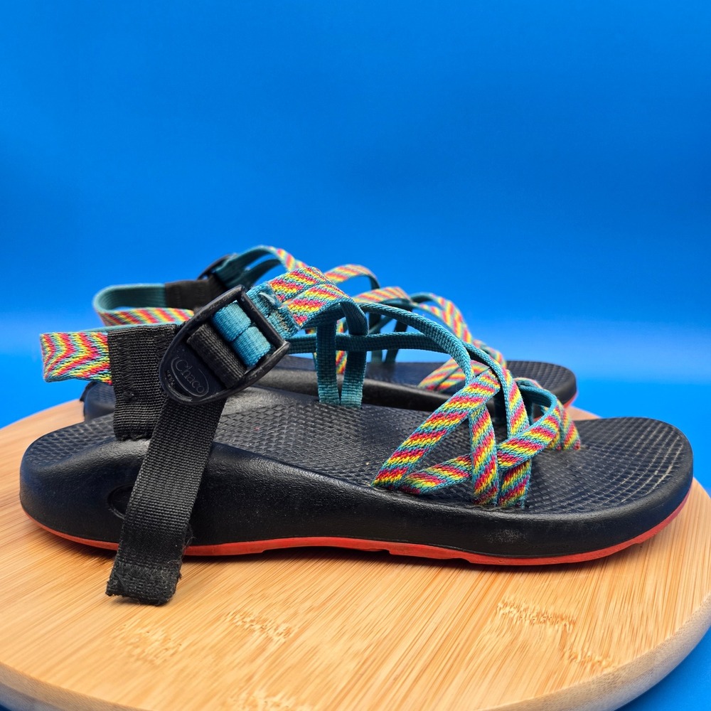Chaco ZX/2 Yampa Fiesta Sandals Womens 9 Rainbow Chevron Double Strap Vibram Red